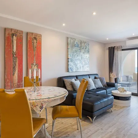 Luxury Sea View Apartament
